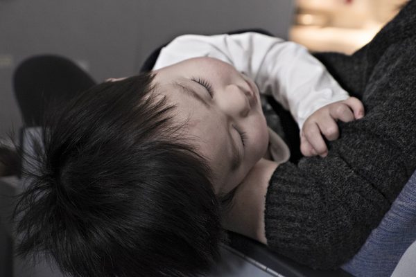 Trên con đường trưởng thành của chúng ta luôn chan chứa tình yêu bao la của cha mẹ. (Ảnh: Pixabay)